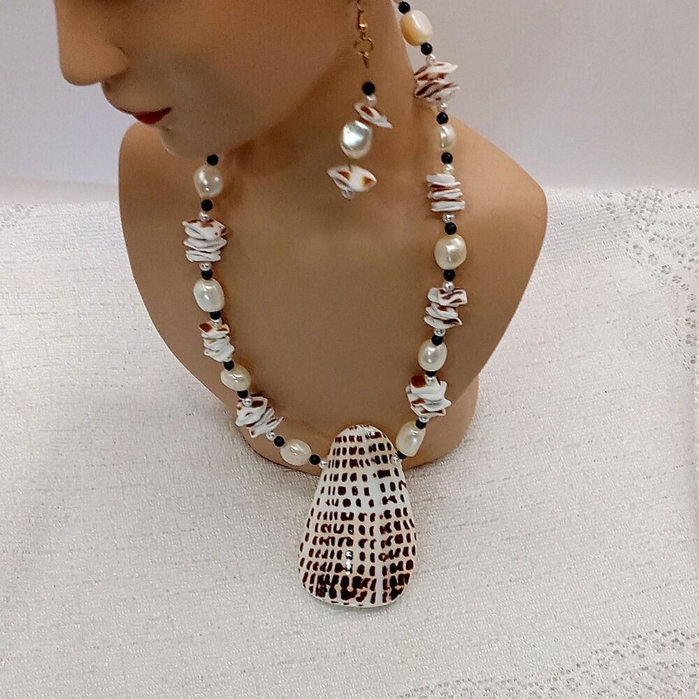 Handcrafted Natural Seashell White Bead NECKLACE with EARRINGS Artisan Beach